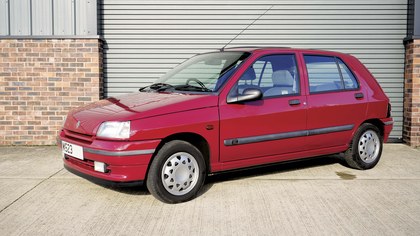 Classic Cars Renault clio rt 1.4 auto For Sale | Car and Classic