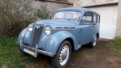 1953 Renault Juvaquatre