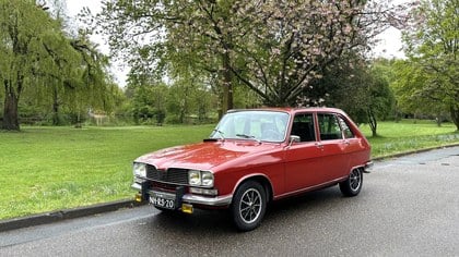 1974 Renault R16 TX 5sp. Restored and fantastic driving.