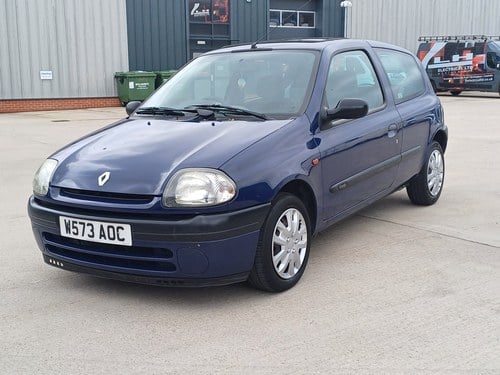 2000 Renault Clio