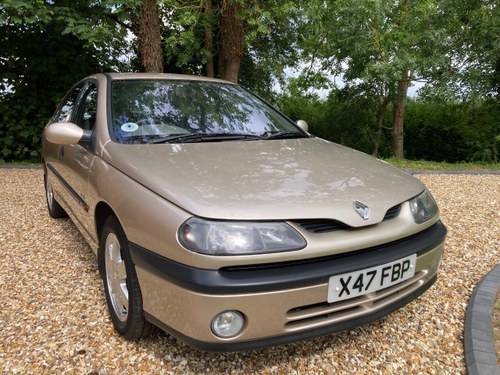 2000 Renault Laguna