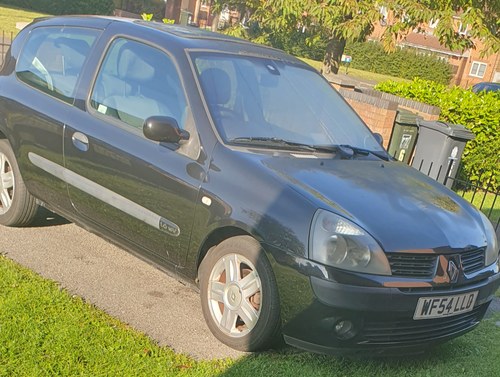 Renault Clio low miles cheap runaround delivery UK