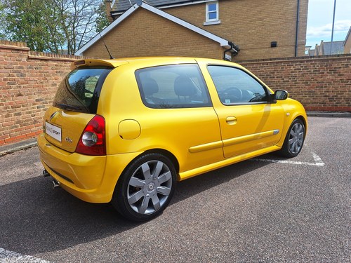2004 Renault Clio Renaultsport 182 Liquid Yellow 1 of 73