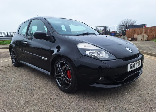 2011 RENAULT CLIO 200 RENAULTSPORT WITH CUP PACK & RECAROS