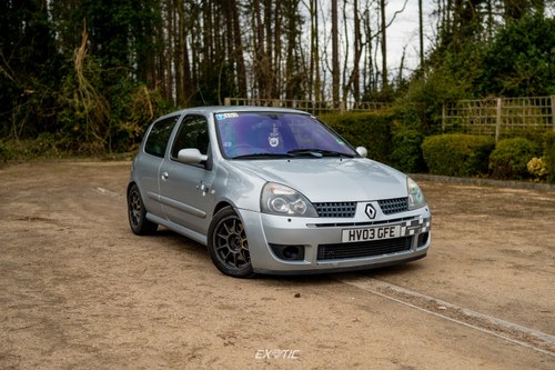 2003 Renault Clio 172