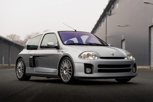 RENAULT Clio RS V6 24S - 2001 For Sale