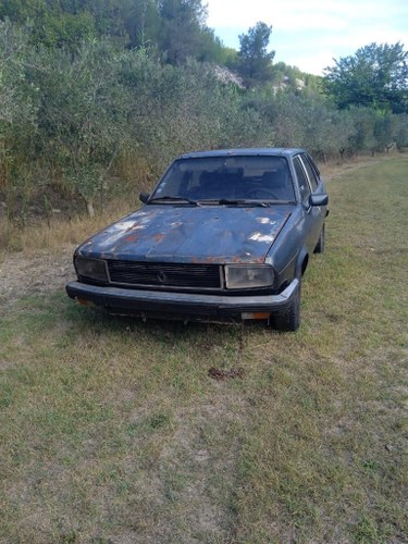 RENAULT 20 (R20) 1270 40 - 1983 A vendre