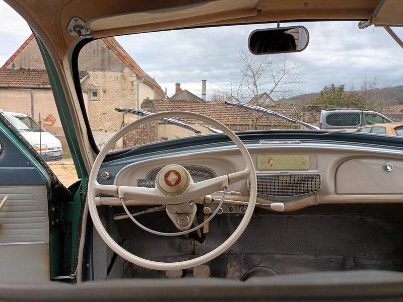 Peinture Sprido RENAULT 4CV, Frégate Vert Amande 991 Peinture Sprido RENAULT 4CV, Frégate Vert Amande 991