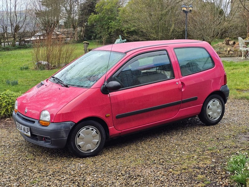Rapid Classics: Eine Suche. Alle Oldtimer. 23 » Rapid Classics: Eine Suche. Alle Oldtimer. 1995 Renault Twingo