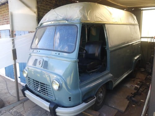 1980 RENAULT Estafette r2137 A vendre