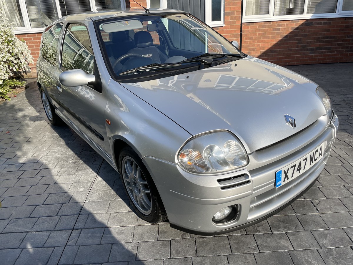 2000 Renault Clio Silver Manual 5 Speed Right Hand Drive In Warrington 2000 Renault Clio Silver Manual 5 Speed Right Hand Drive In Warrington
