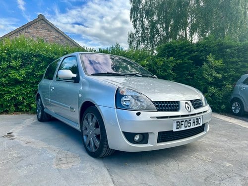 2005 Renault Clio 182