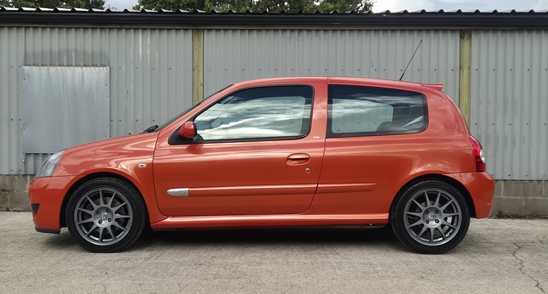 2005 Renault Clio - 2 2005 Renault Clio - 2