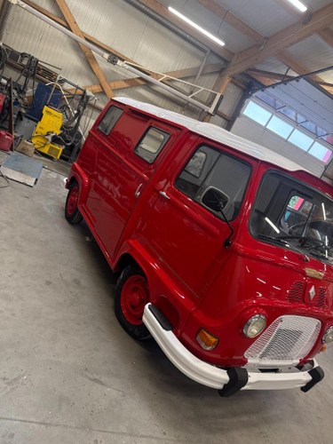 1975 RENAULT Estafette pompier R2136 A vendre