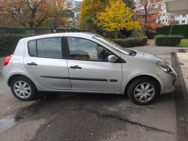 2005 RENAULT Clio