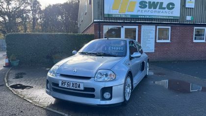 Renault Clio V6 Phase 1 (2001-03)