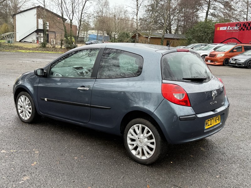 2007 Renault Clio - 2 2007 Renault Clio - 2