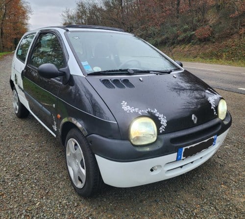 2004 RENAULT Twingo noir/blanche perso Till salu