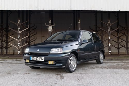 1993 Renault Clio Baccara 3 door - 8400Kms - New Car For Sale