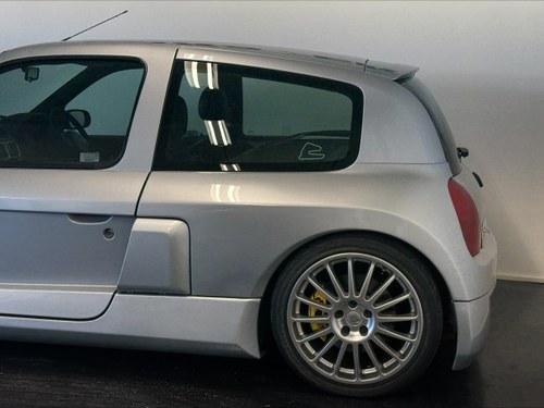 2002 Renault Clio V6 Phase 1 (2001-03) RHD