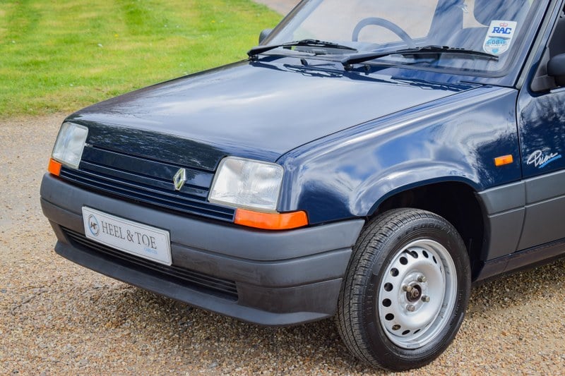 1994 Renault 5 - 2 1994 Renault 5 - 2