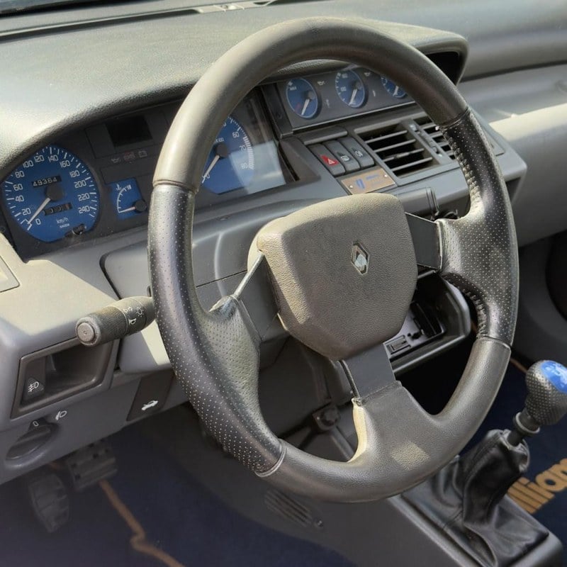 1995 Renault Clio - 2 1995 Renault Clio - 2