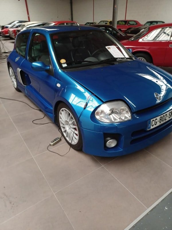 2002 Renault Clio - 2 2002 Renault Clio - 2