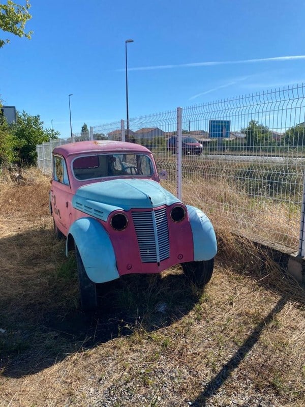 1960 Renault Juvaquatre - 1 1960 Renault Juvaquatre - 1
