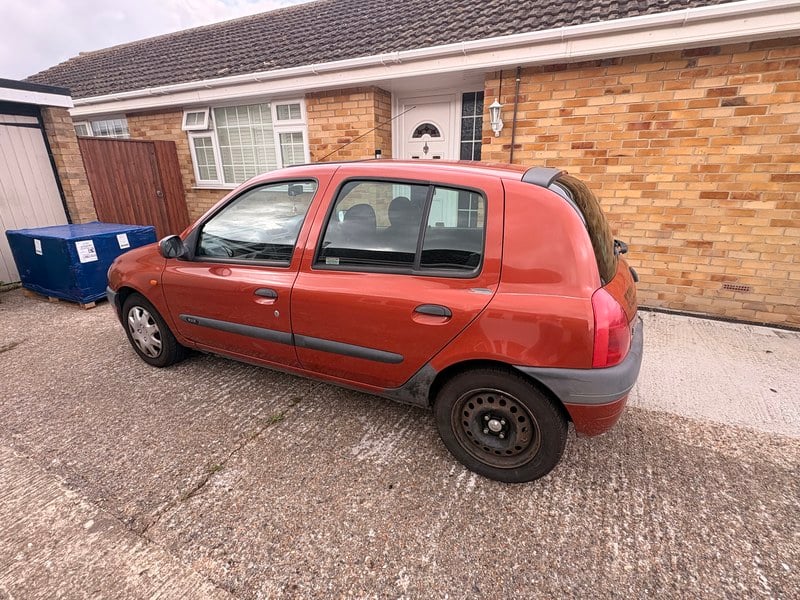 1998 Renault Clio - 2 1998 Renault Clio - 2