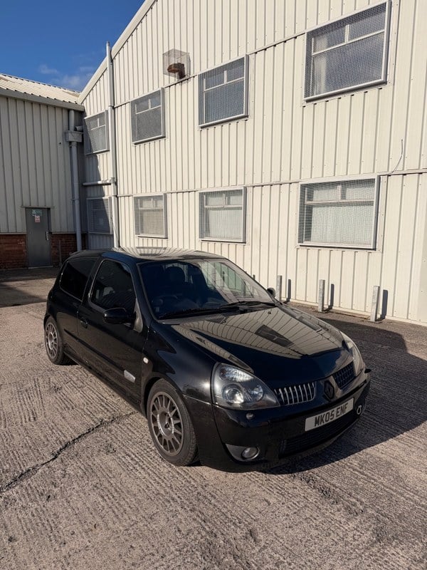 2005 Renault Clio - 1 2005 Renault Clio - 1