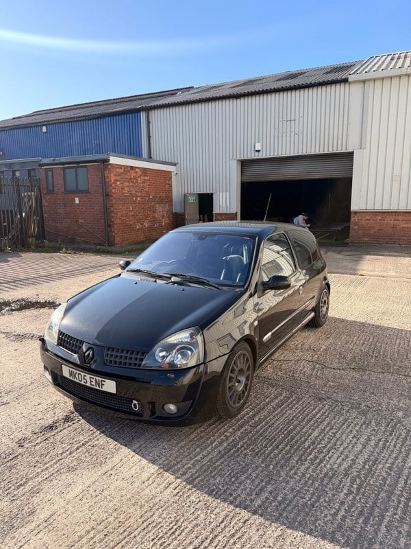 2005 Renault Clio - 2 2005 Renault Clio - 2