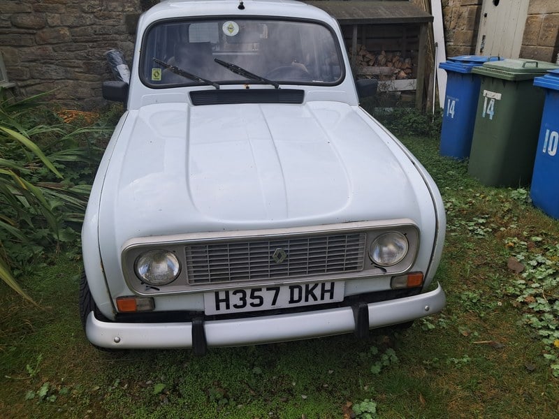 1990 Renault 4L - 1 1990 Renault 4L - 1
