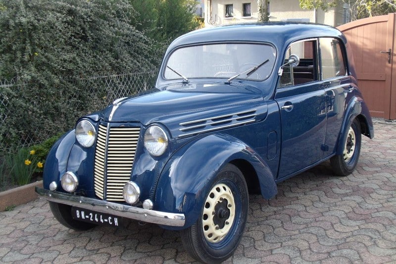 1940 Renault Juvaquatre - 1 1940 Renault Juvaquatre - 1