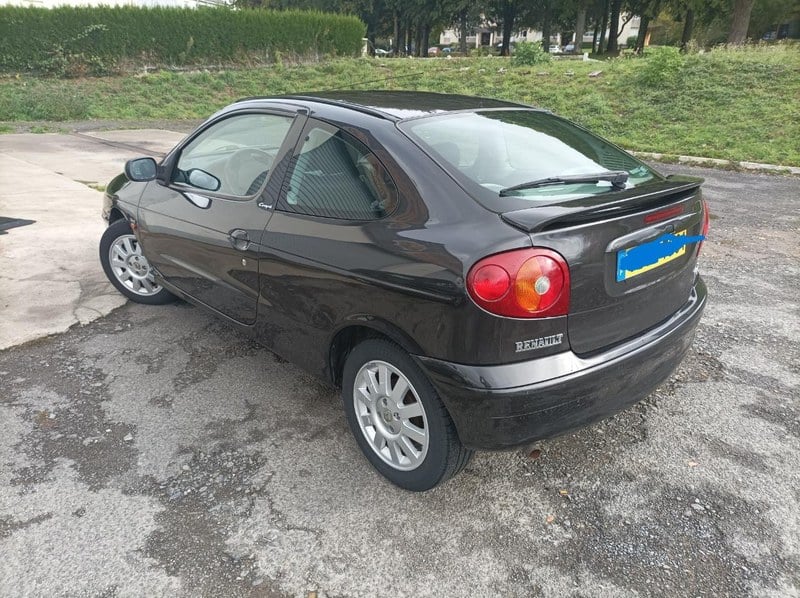 2000 Renault Megane - 2 2000 Renault Megane - 2