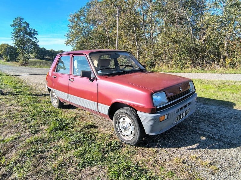 1982 Renault 5 - 1 1982 Renault 5 - 1