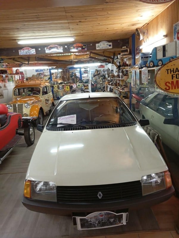 1981 Renault Fuego - 1 1981 Renault Fuego - 1