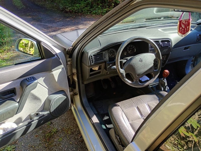 1994 Renault 19 - 2 1994 Renault 19 - 2