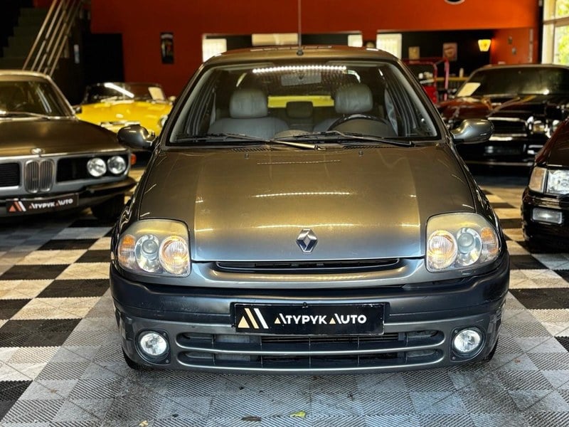 2000 Renault Clio - 2 2000 Renault Clio - 2