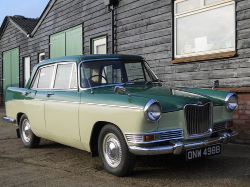 1964 RILEY 4/72 SALOON - RARE TWIN CARB FARINA IN FINE ORDER !! VENDU