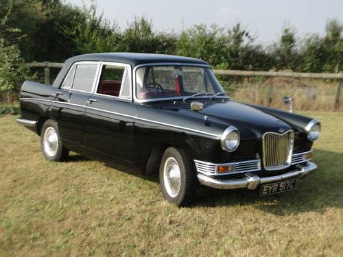 1965 Smart Looking Riley 4/72 Saloon, Leather Interior SOLD