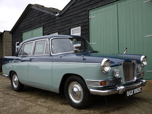 1967 RILEY 4/72 AUTOMATIC SALOON - OUTSTANDING AND VERY RARE! SOLD