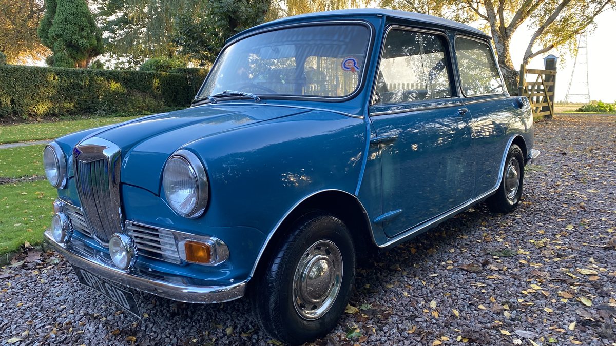 Bleu Riley Elf 1966 Riley Elf Blue Manual, 4 speed Right Hand Drive in Tydd, United ...