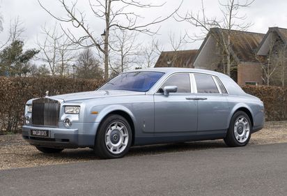 Picture of Rolls-Royce Phantom (RHD)