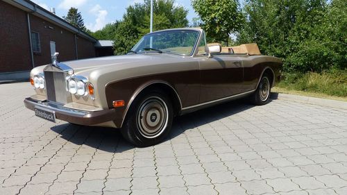 Picture of 1986 RR Corniche - extremely elegant two-tone colour scheme - For Sale