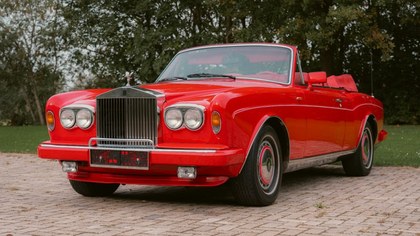 RARE."RED on RED "A  STAR-Rolls Royce Corniche series 4 lhd