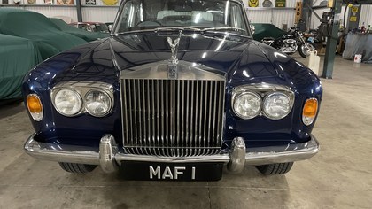 ROLLS ROYCE SILVER SHADOW 1  LWB with DIVISION.