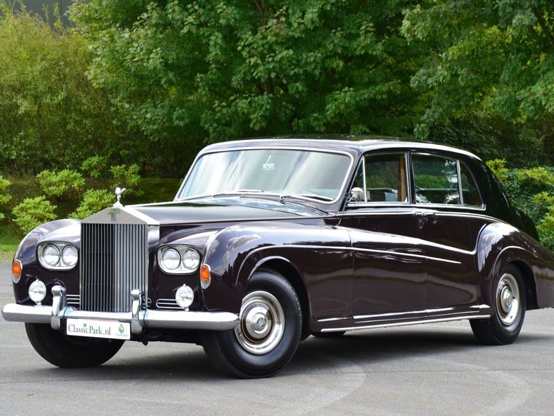 Rolls-Royce Phantom V James Young