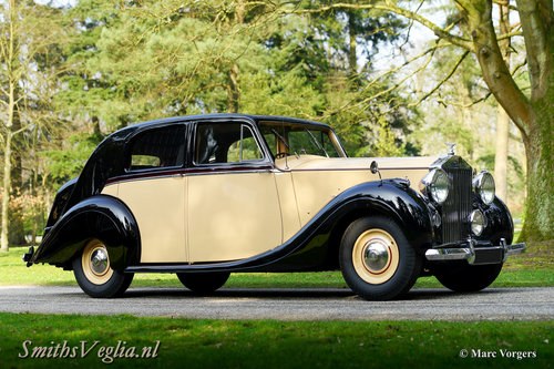 1949 Rolls Royce Silver Wraith in a restored condition For Sale