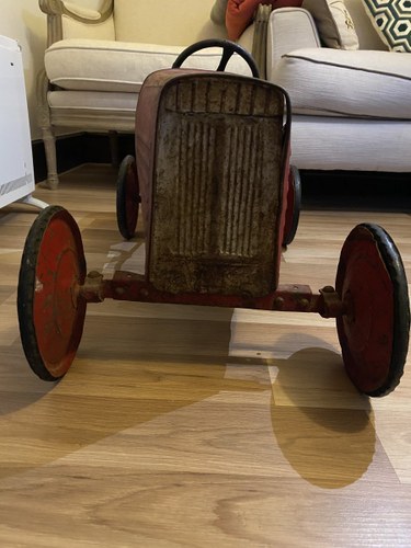 Classic original 1920s metal pedal car In vendita