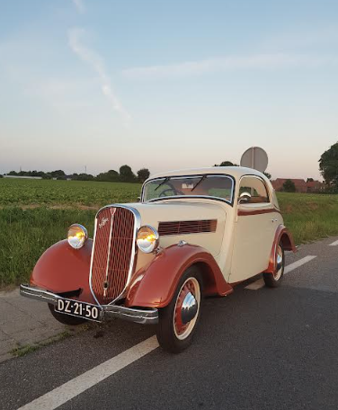 1937 Rosengart Supertraction